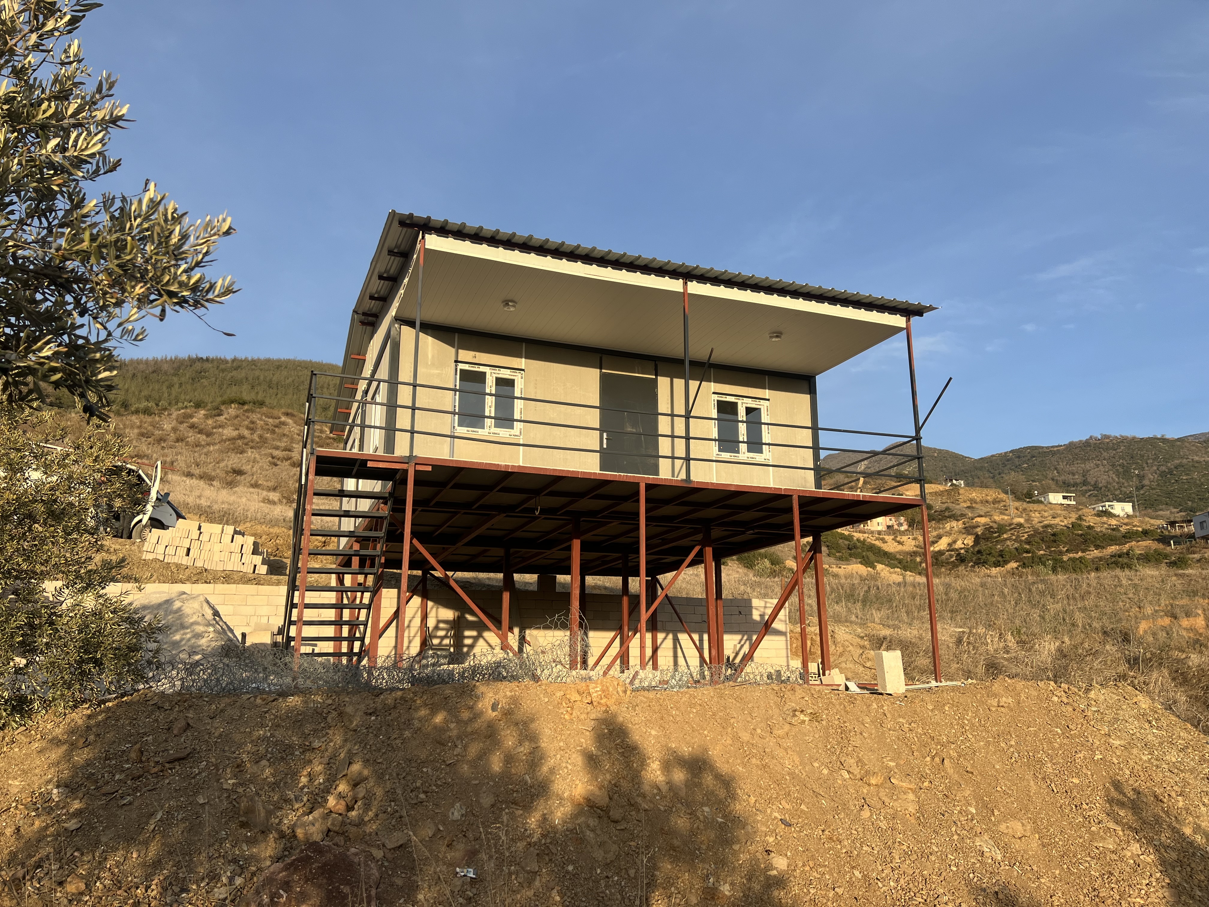 49+21  70 METREKARE BETOPAN 3+1 PLATFORM,BALKON,VERANDE KONTEYNER EV